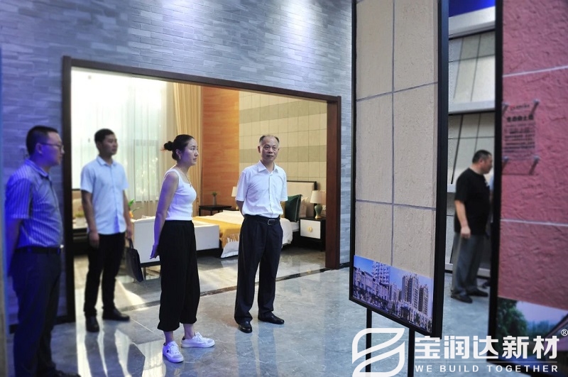 市政協(xié)主席開展萬(wàn)人助企聯(lián)鄉(xiāng)幫村調(diào)研